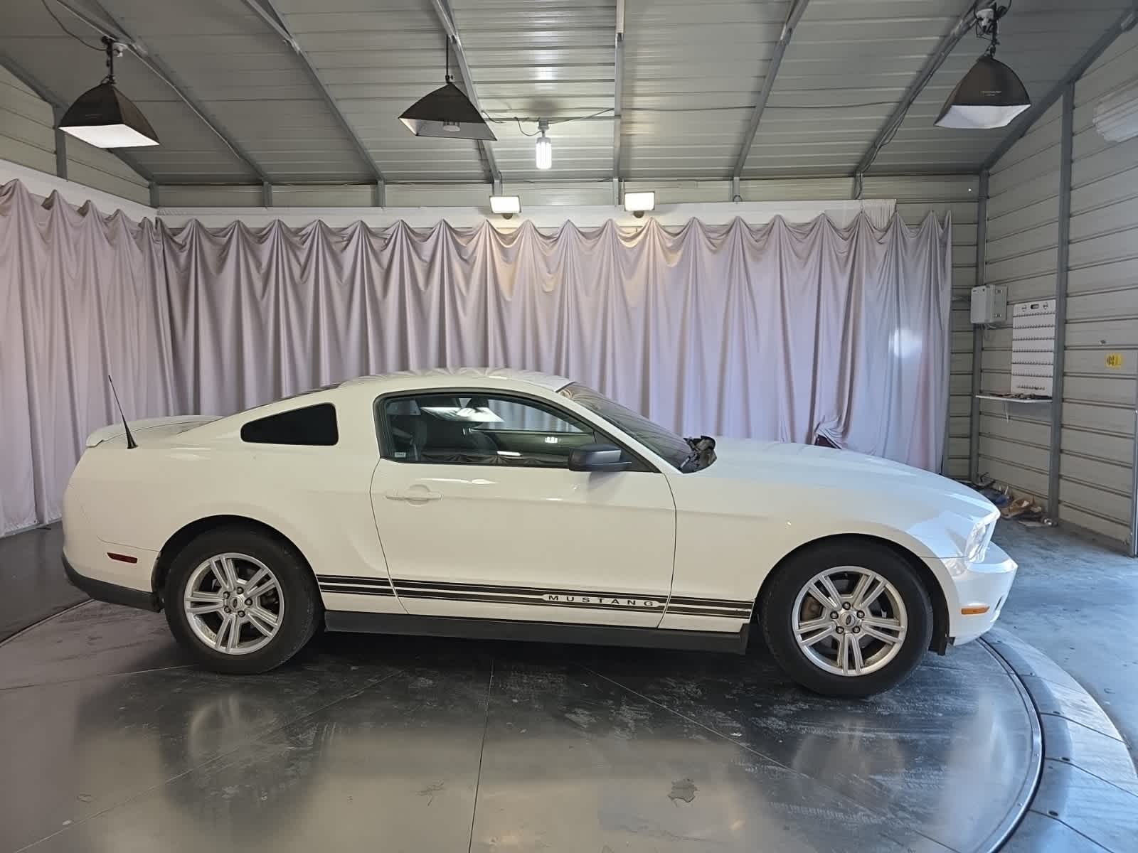 Thumbnail: 2012 Ford Mustang - 6