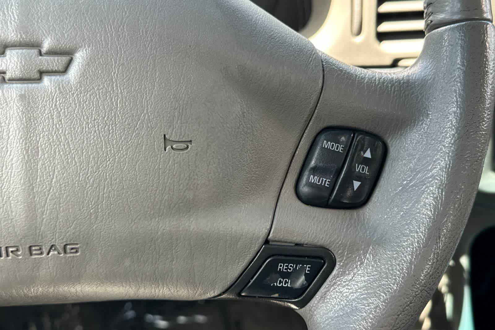 Thumbnail: 2005 Chevrolet Impala - 26