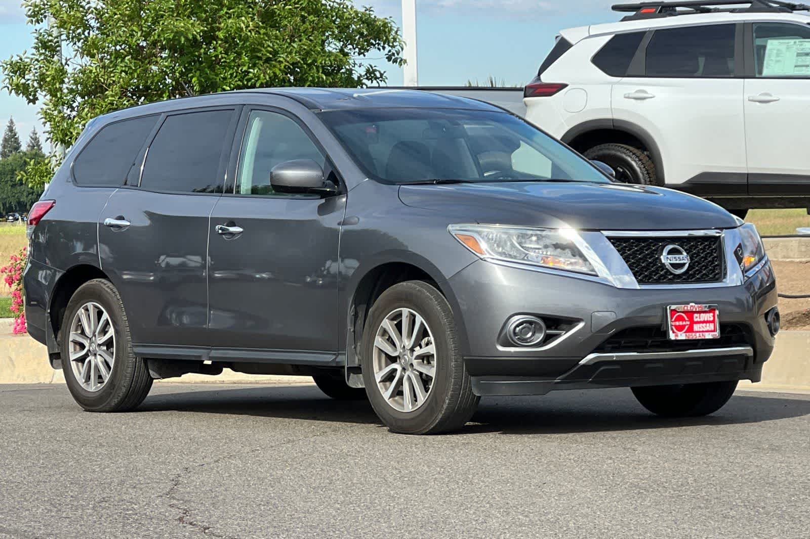 Thumbnail: 2015 Nissan Pathfinder - 10
