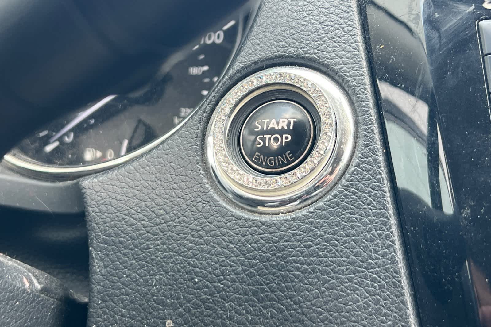 Thumbnail: 2018 Nissan Rogue - 25