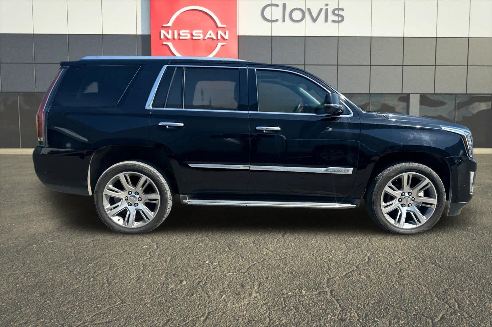 2017 Cadillac Escalade Luxury 9