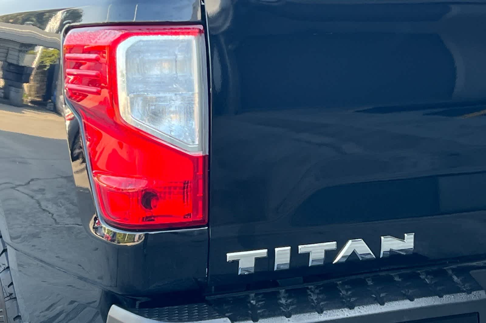 Thumbnail: 2022 Nissan Titan - 16