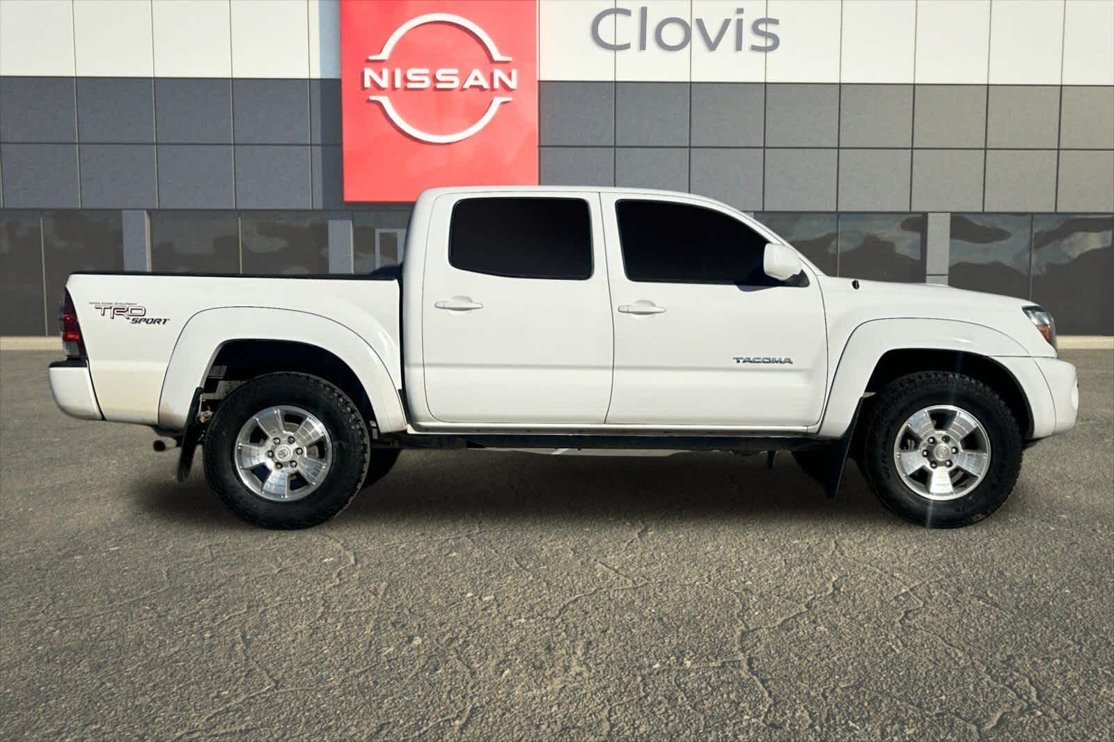 Thumbnail: 2011 Toyota Tacoma - 9