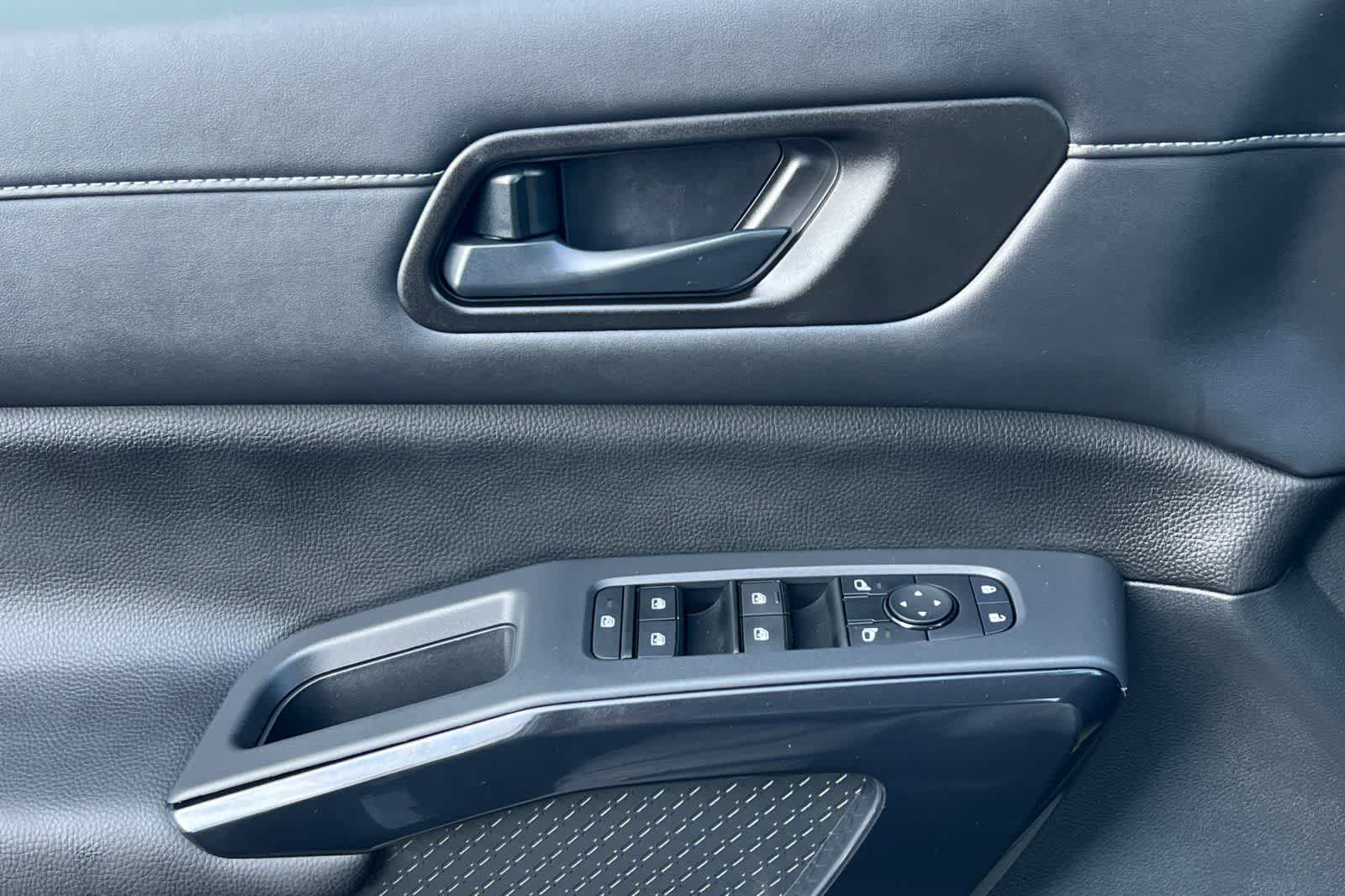 Thumbnail: 2026 Nissan Pathfinder - 13