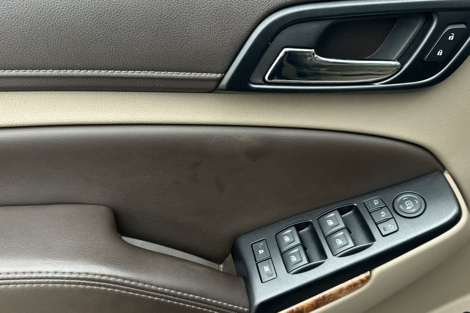 Thumbnail: 2018 Chevrolet Suburban - 13