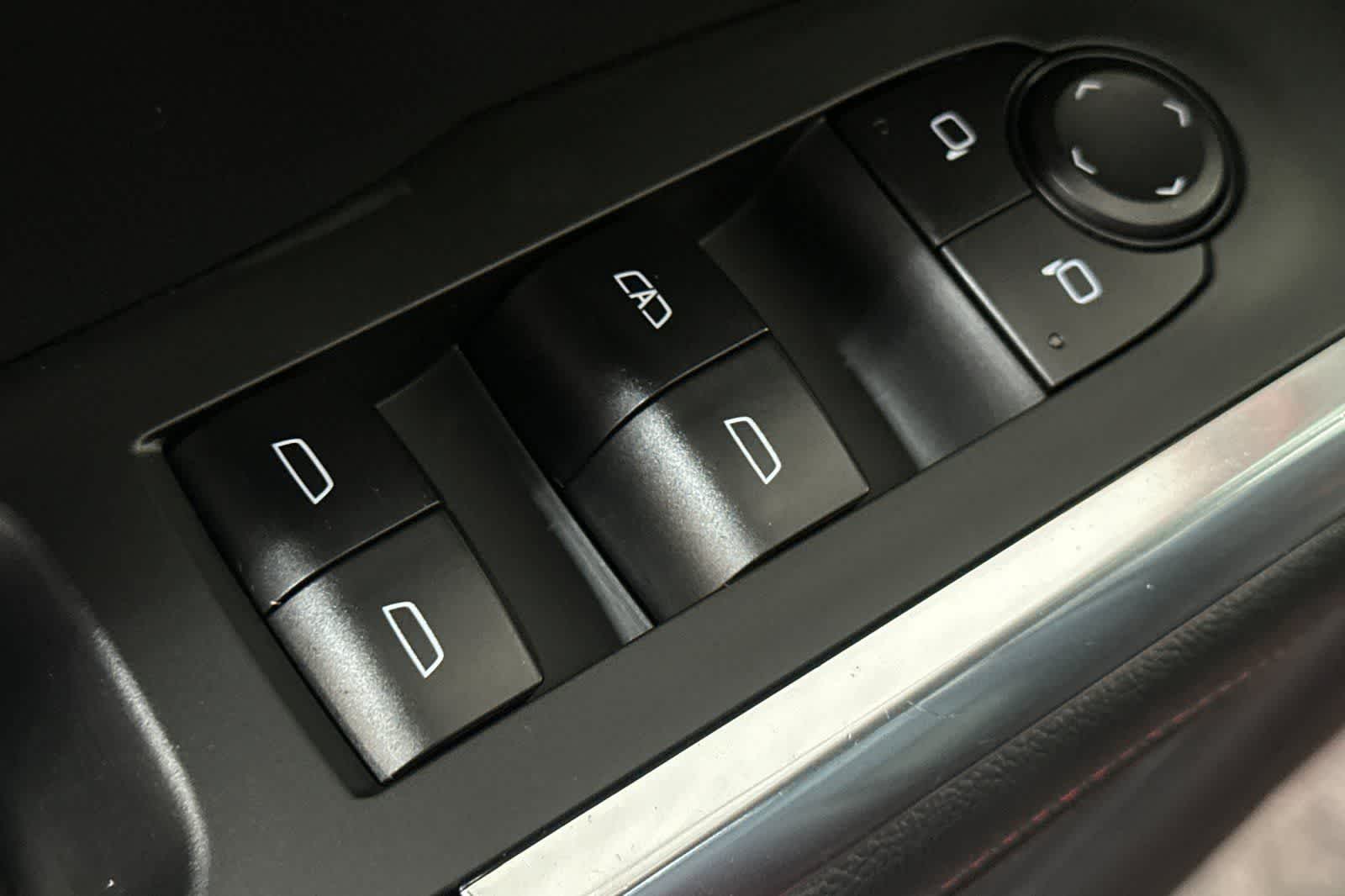 Thumbnail: 2025 Chevrolet Traverse - 14