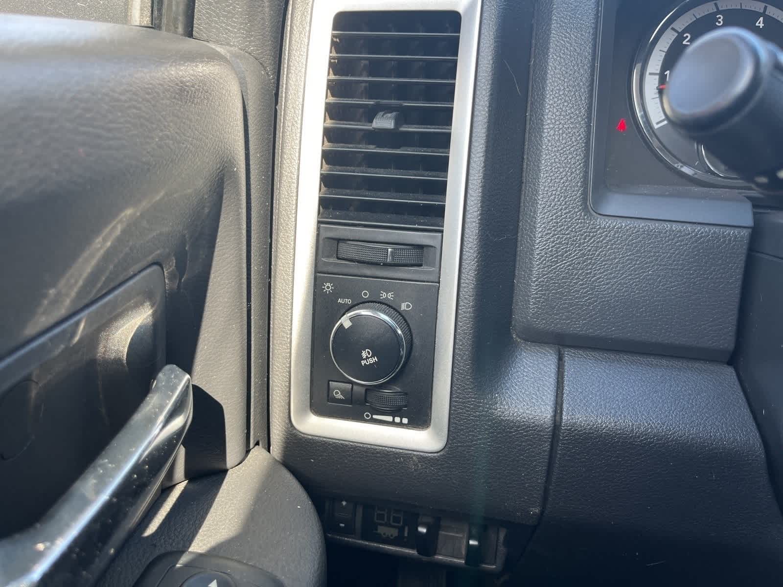 Thumbnail: 2010 Dodge Ram 1500 - 25