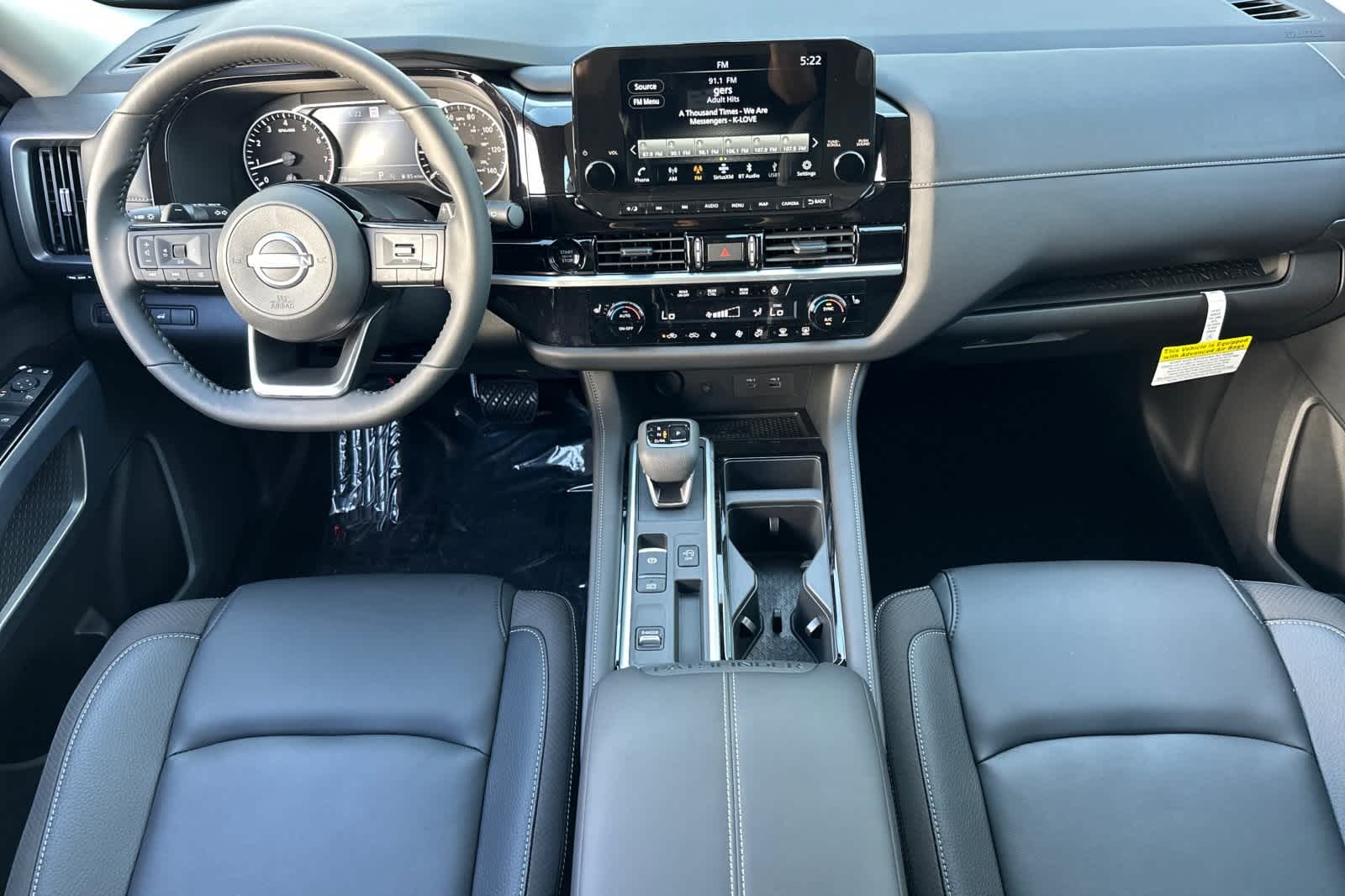 2025 Nissan Pathfinder SL 4
