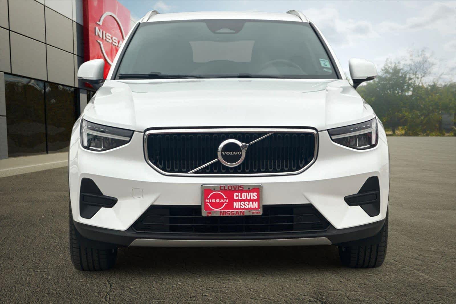 Thumbnail: 2023 Volvo XC40 - 11