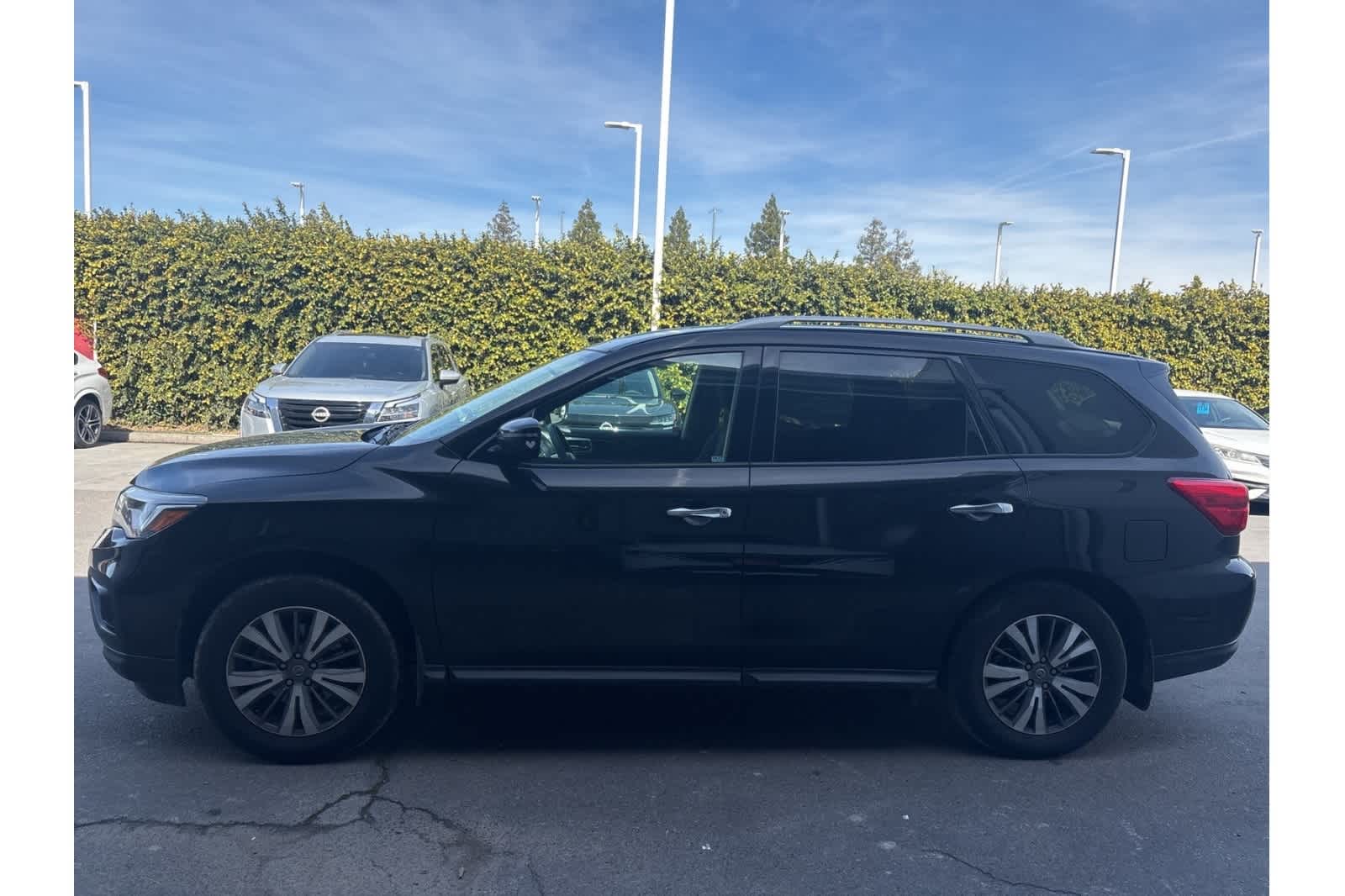 Thumbnail: 2020 Nissan Pathfinder - 6