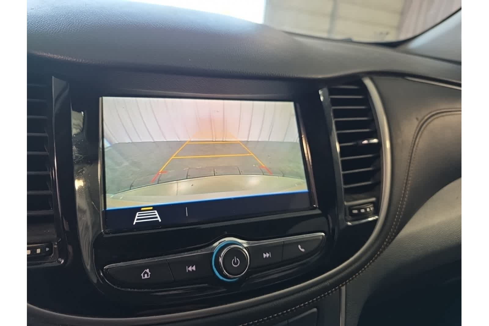 Thumbnail: 2018 Chevrolet Trax - 23