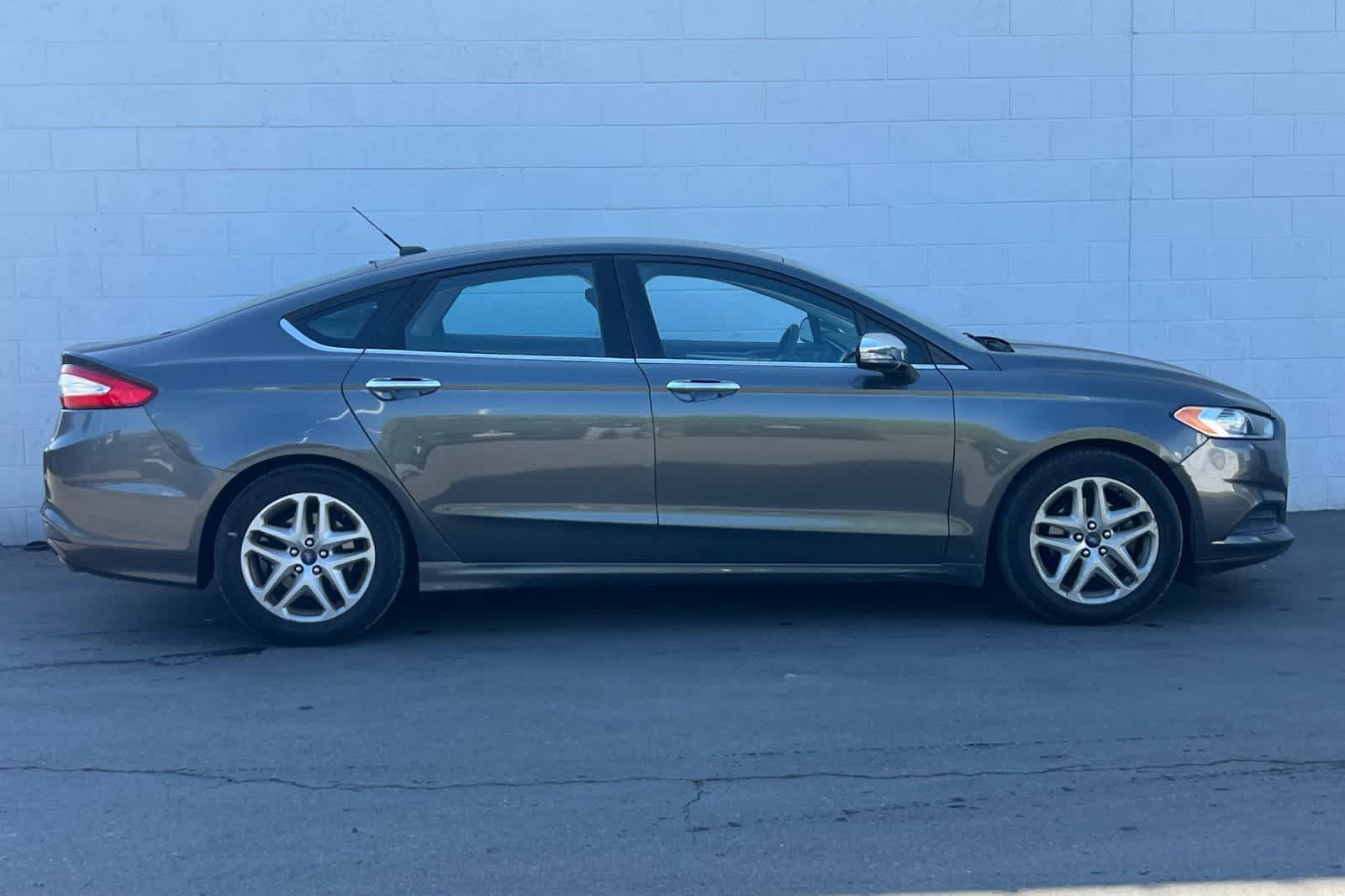 Thumbnail: 2015 Ford Fusion - 9