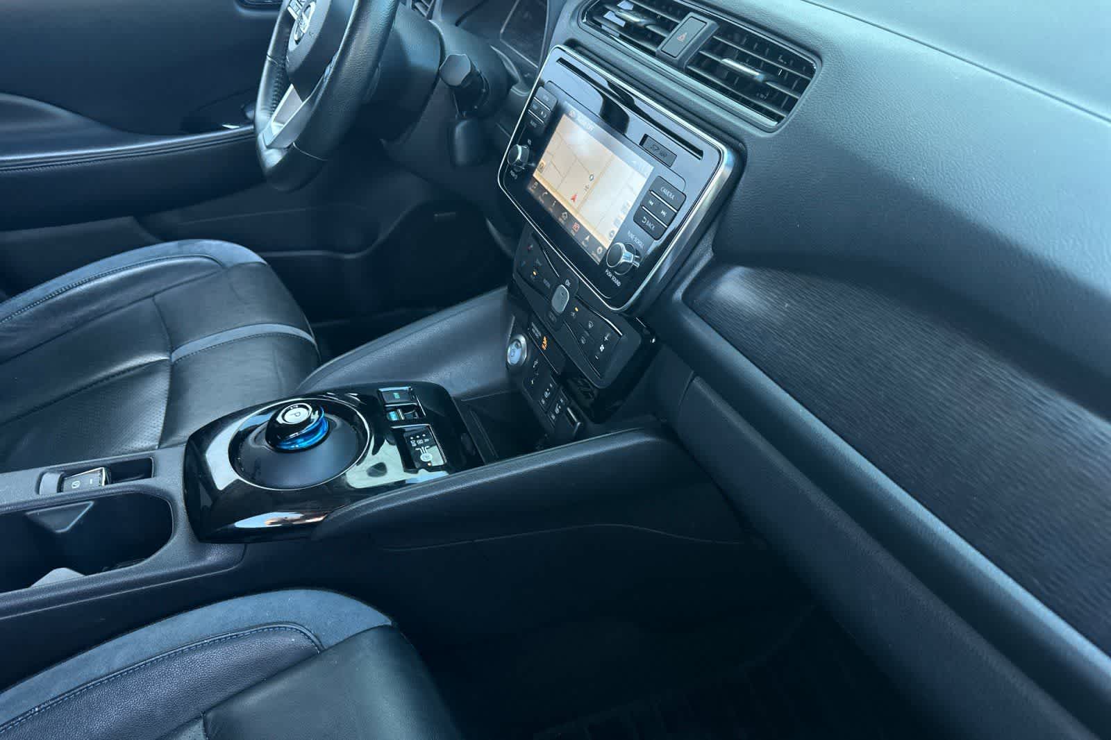 Thumbnail: 2018 Nissan Leaf - 18