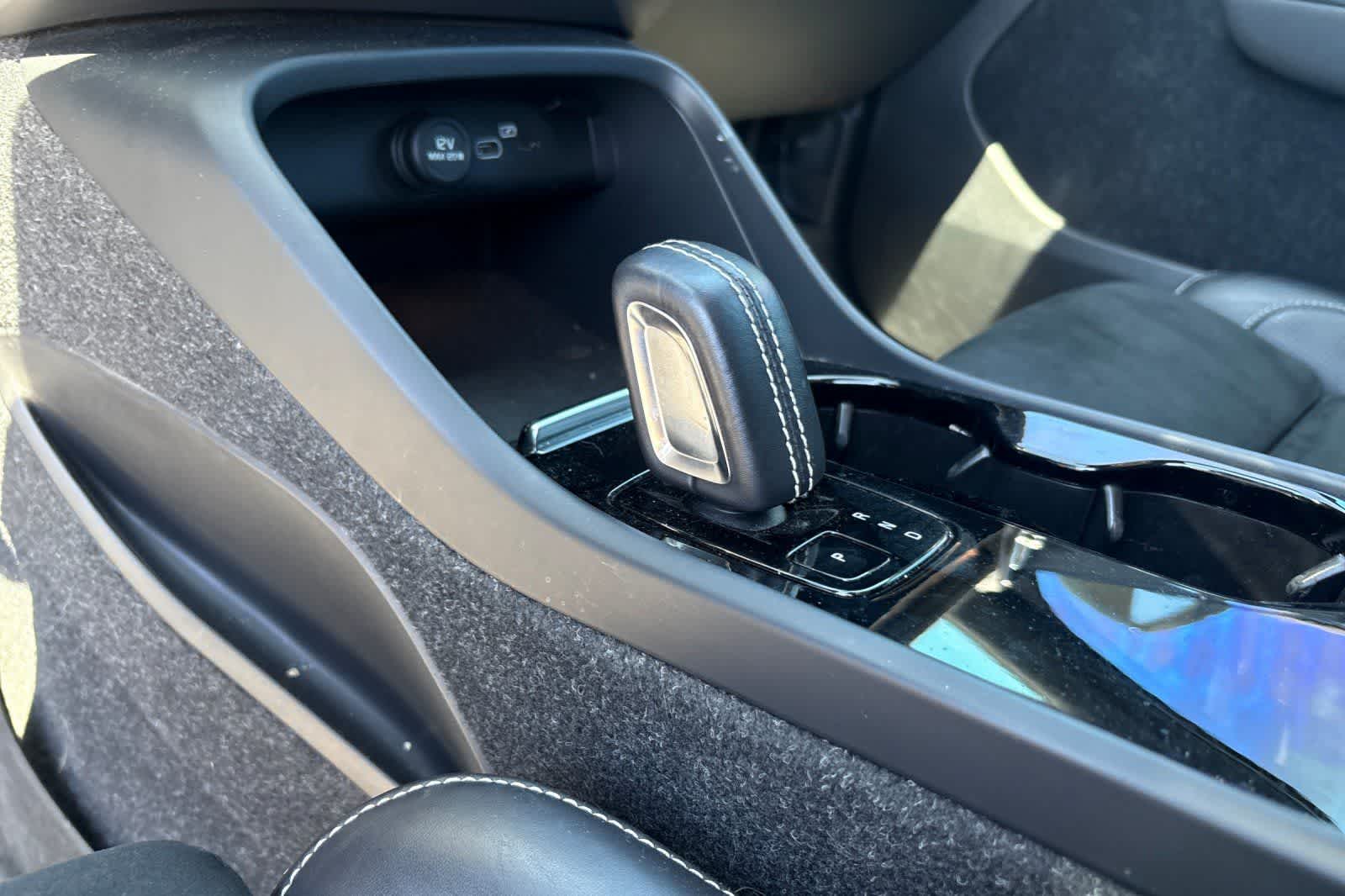 Thumbnail: 2021 Volvo XC40 - 22