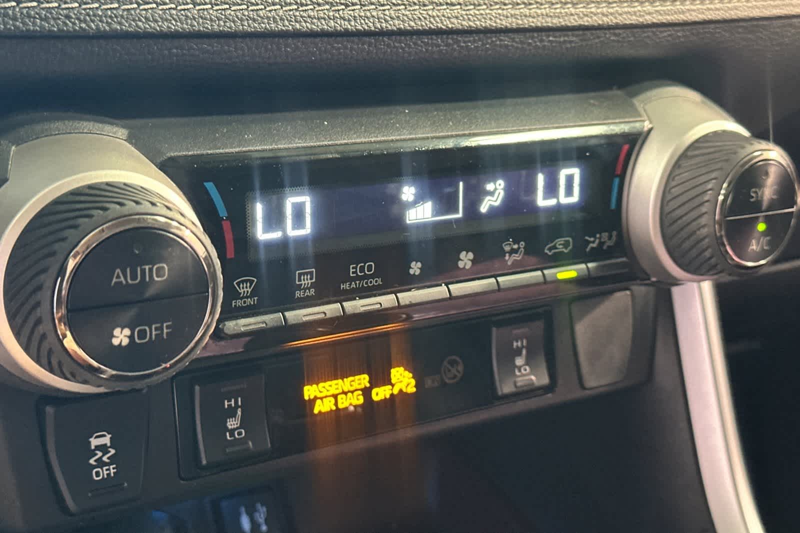 Thumbnail: 2019 Toyota RAV4 - 23