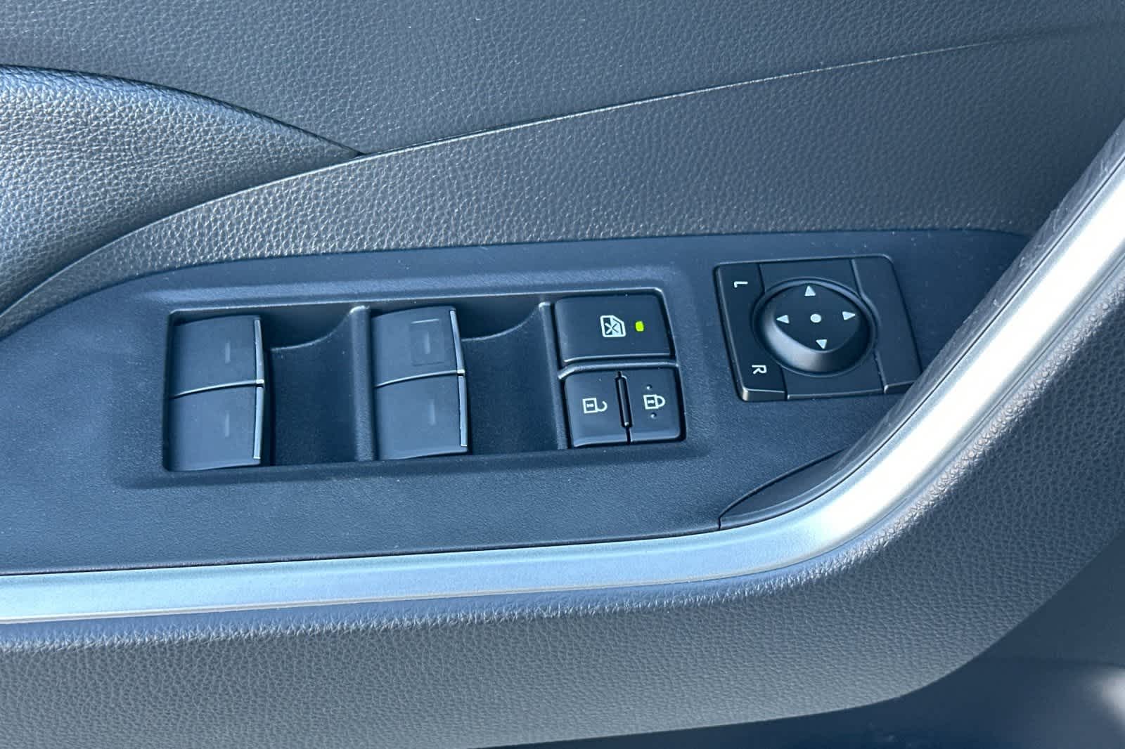 Thumbnail: 2024 Toyota RAV4 - 16