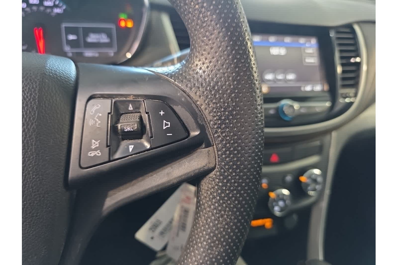 Thumbnail: 2018 Chevrolet Trax - 28