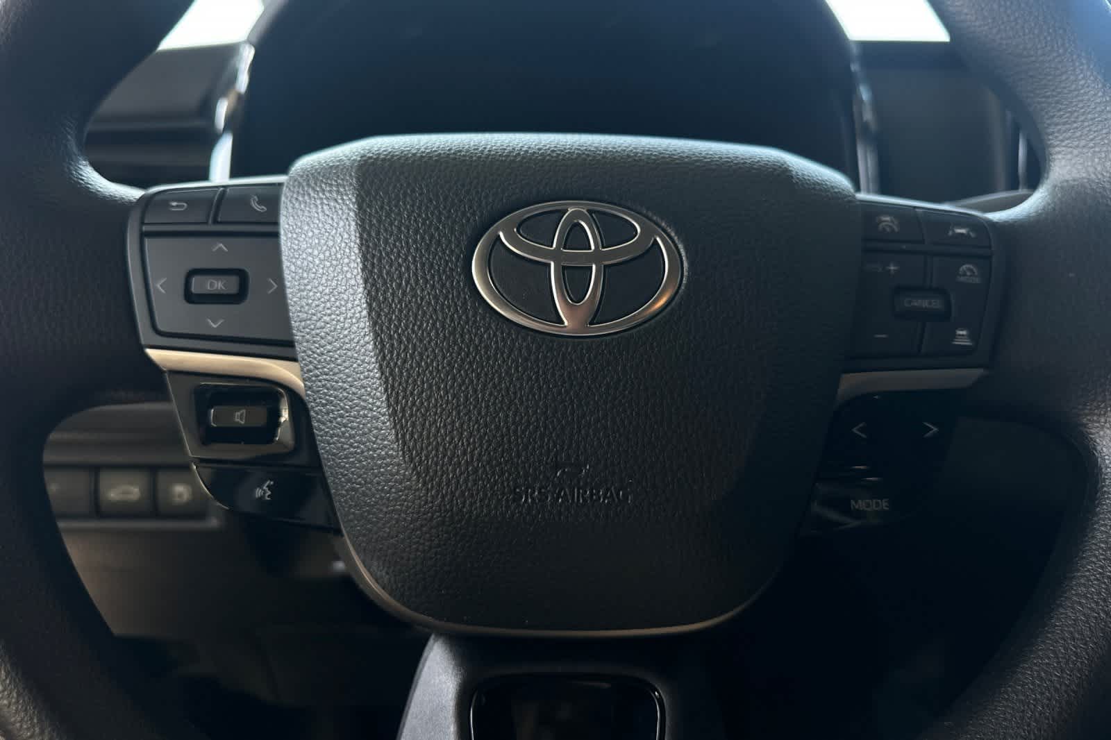 Thumbnail: 2025 Toyota Camry - 25