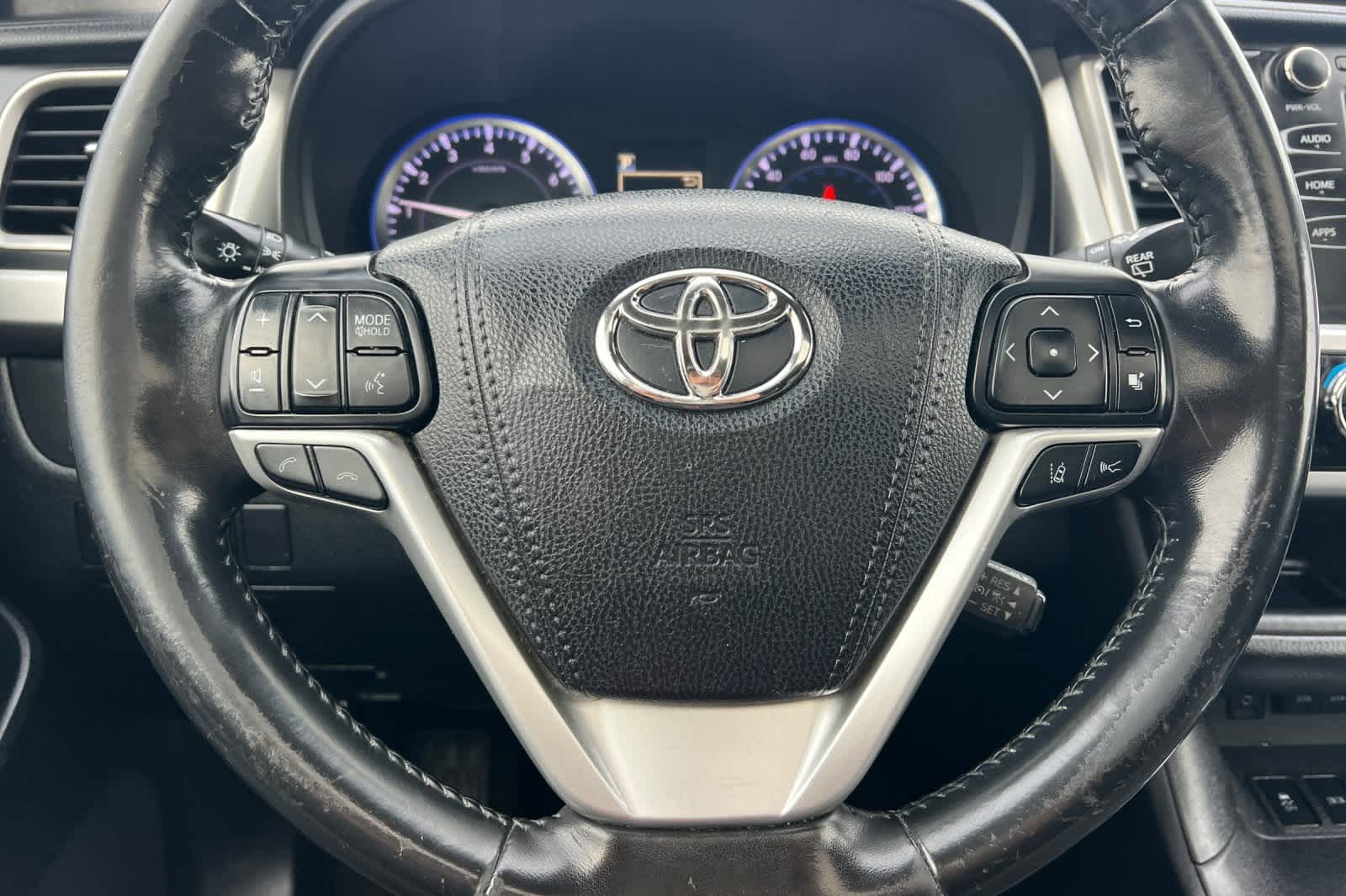 Thumbnail: 2017 Toyota Highlander - 30