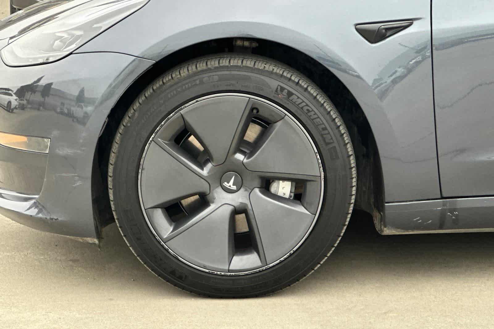 Thumbnail: 2023 Tesla Model 3 - 31