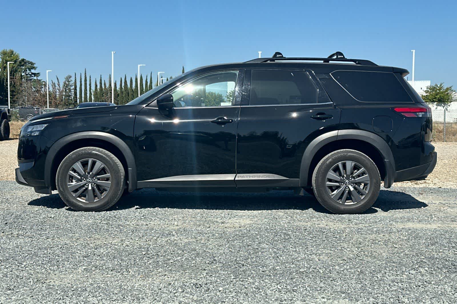 Thumbnail: 2024 Nissan Pathfinder - 6