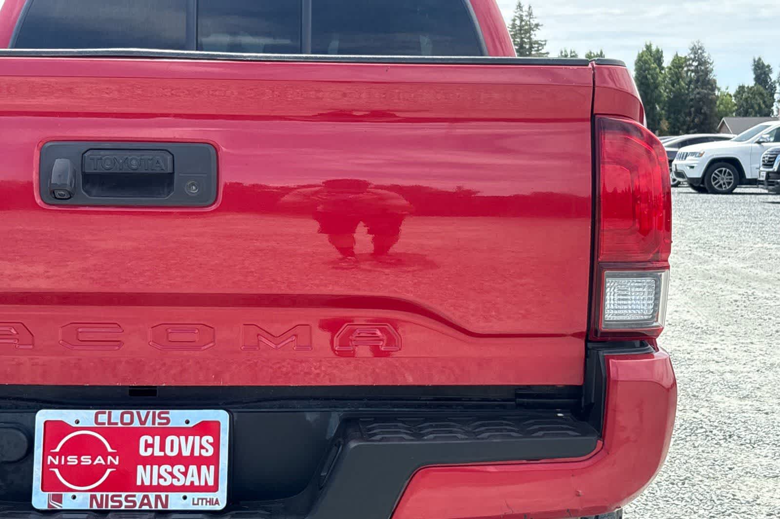 Thumbnail: 2020 Toyota Tacoma - 13