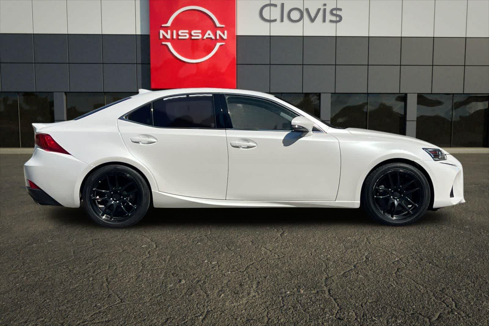 Thumbnail: 2020 Lexus IS - 9