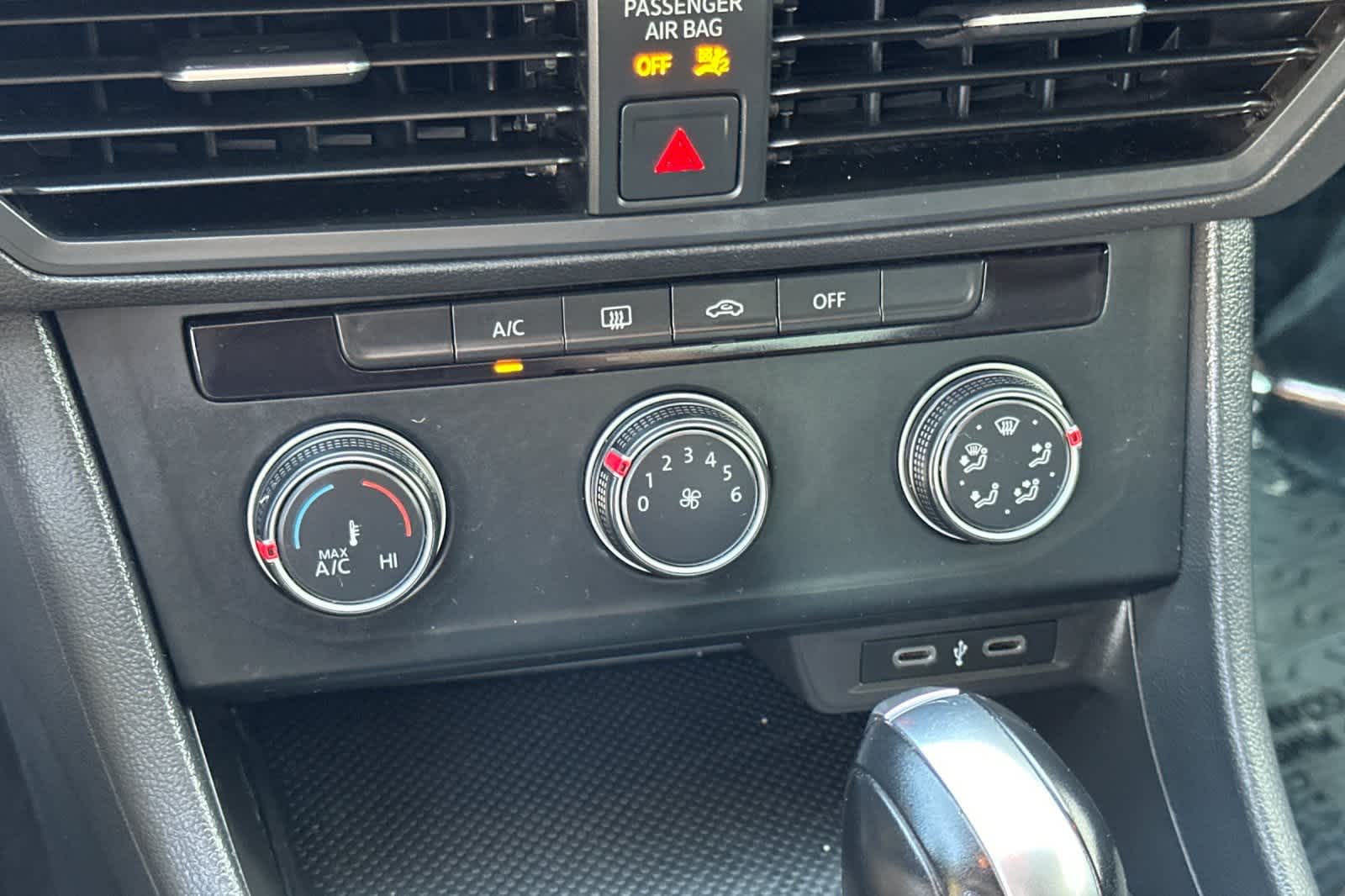 Thumbnail: 2020 Volkswagen Jetta - 21