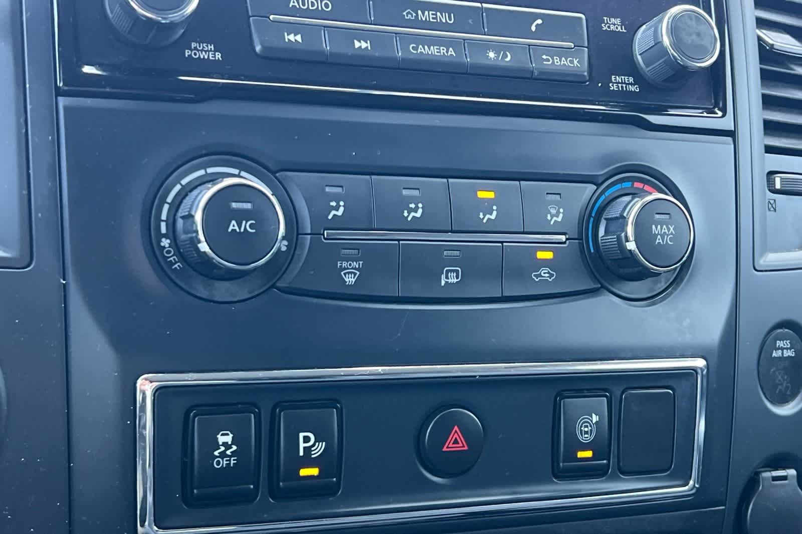 Thumbnail: 2022 Nissan Titan - 22