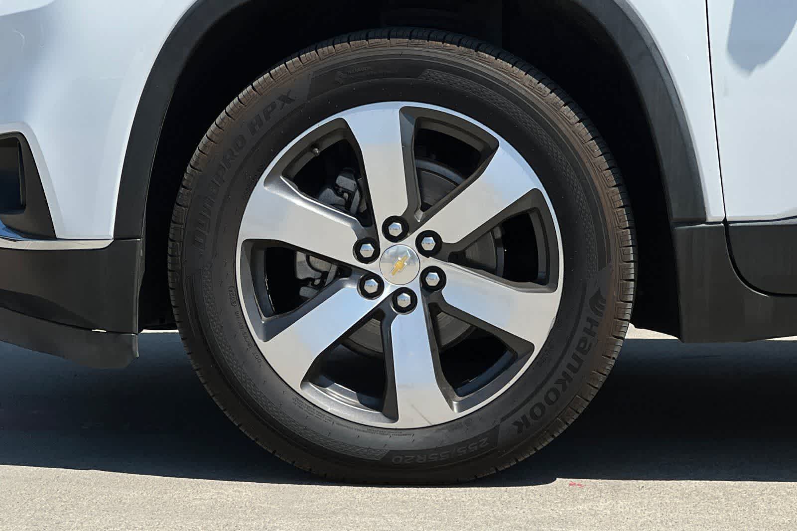 Thumbnail: 2020 Chevrolet Traverse - 12