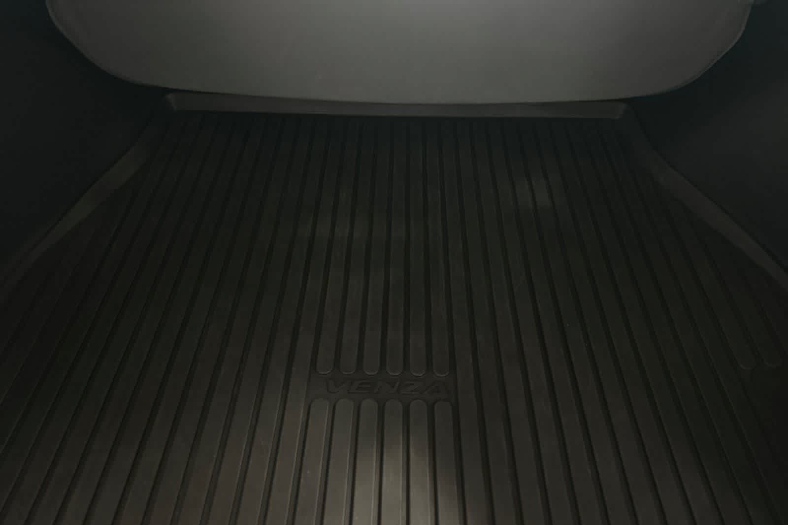 Thumbnail: 2024 Toyota Venza - 17