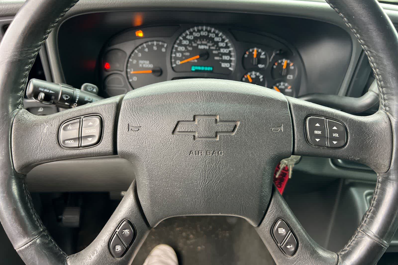 Thumbnail: 2004 Chevrolet Silverado 2500 - 22