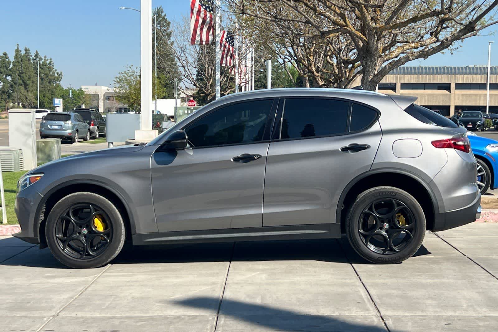 Thumbnail: 2018 Alfa Romeo Stelvio - 6