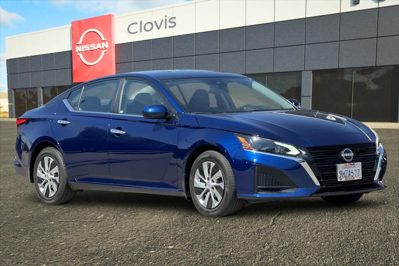 Thumbnail: 2023 Nissan Altima - 10