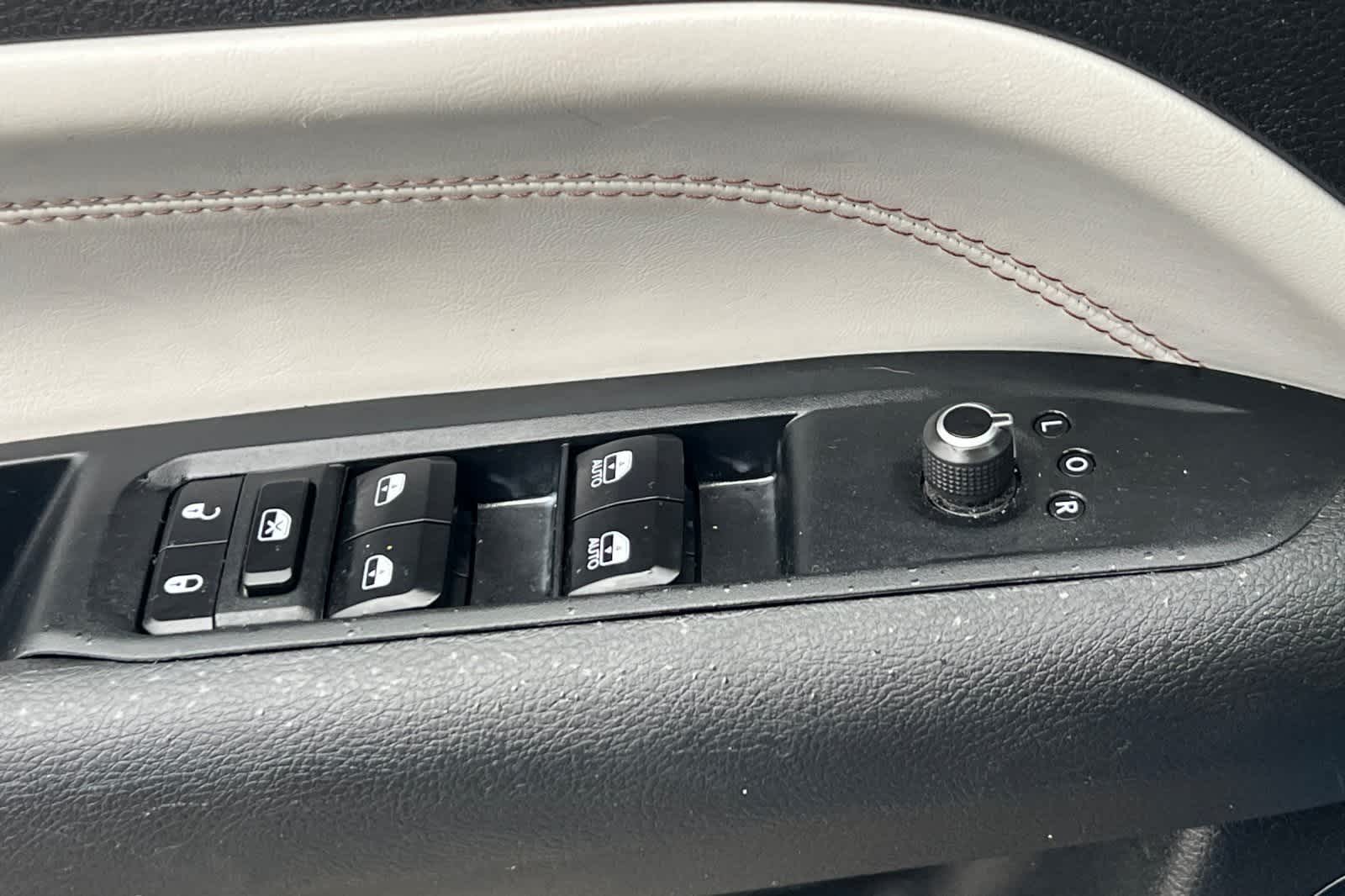 Thumbnail: 2023 Jeep Compass - 14