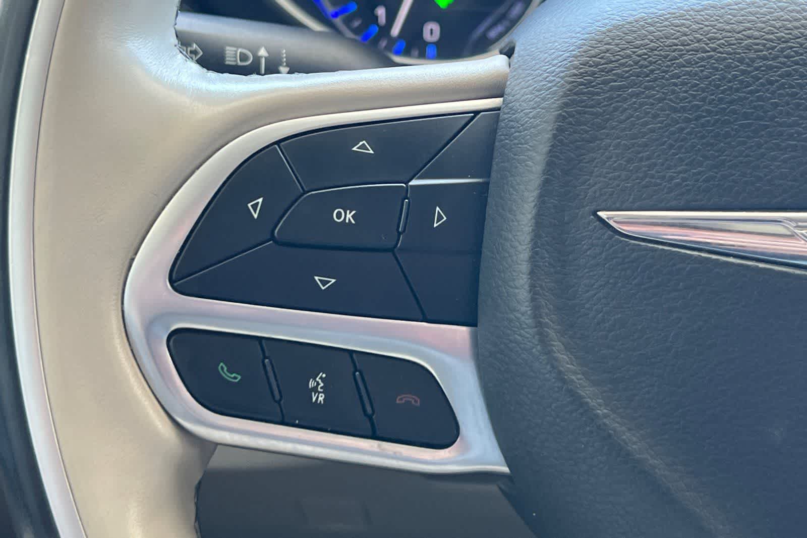 Thumbnail: 2020 Chrysler Pacifica - 33