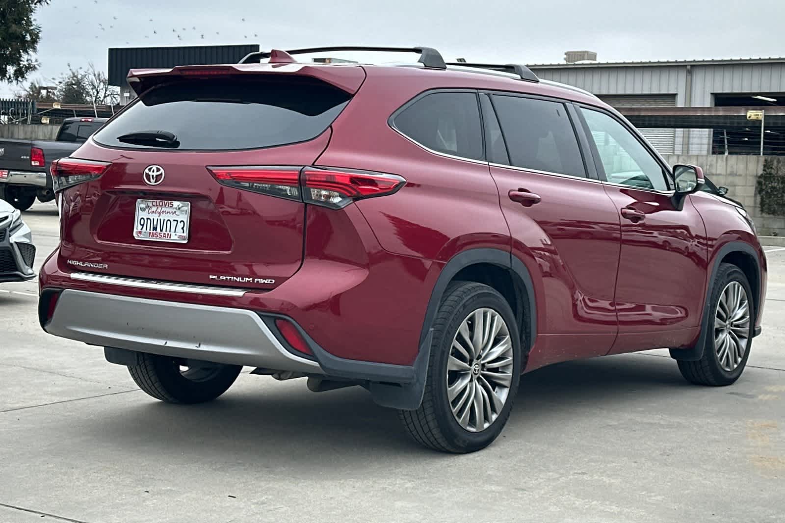 Thumbnail: 2022 Toyota Highlander - 3