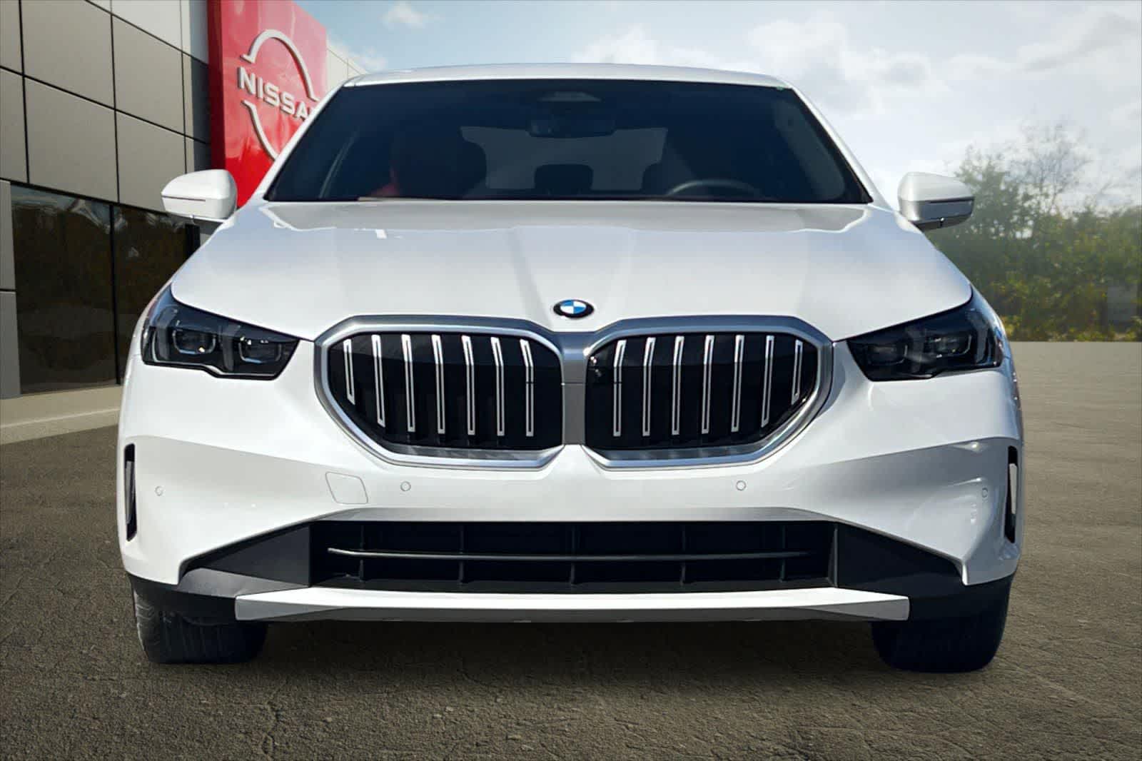 Thumbnail: 2024 BMW 5 Series - 11