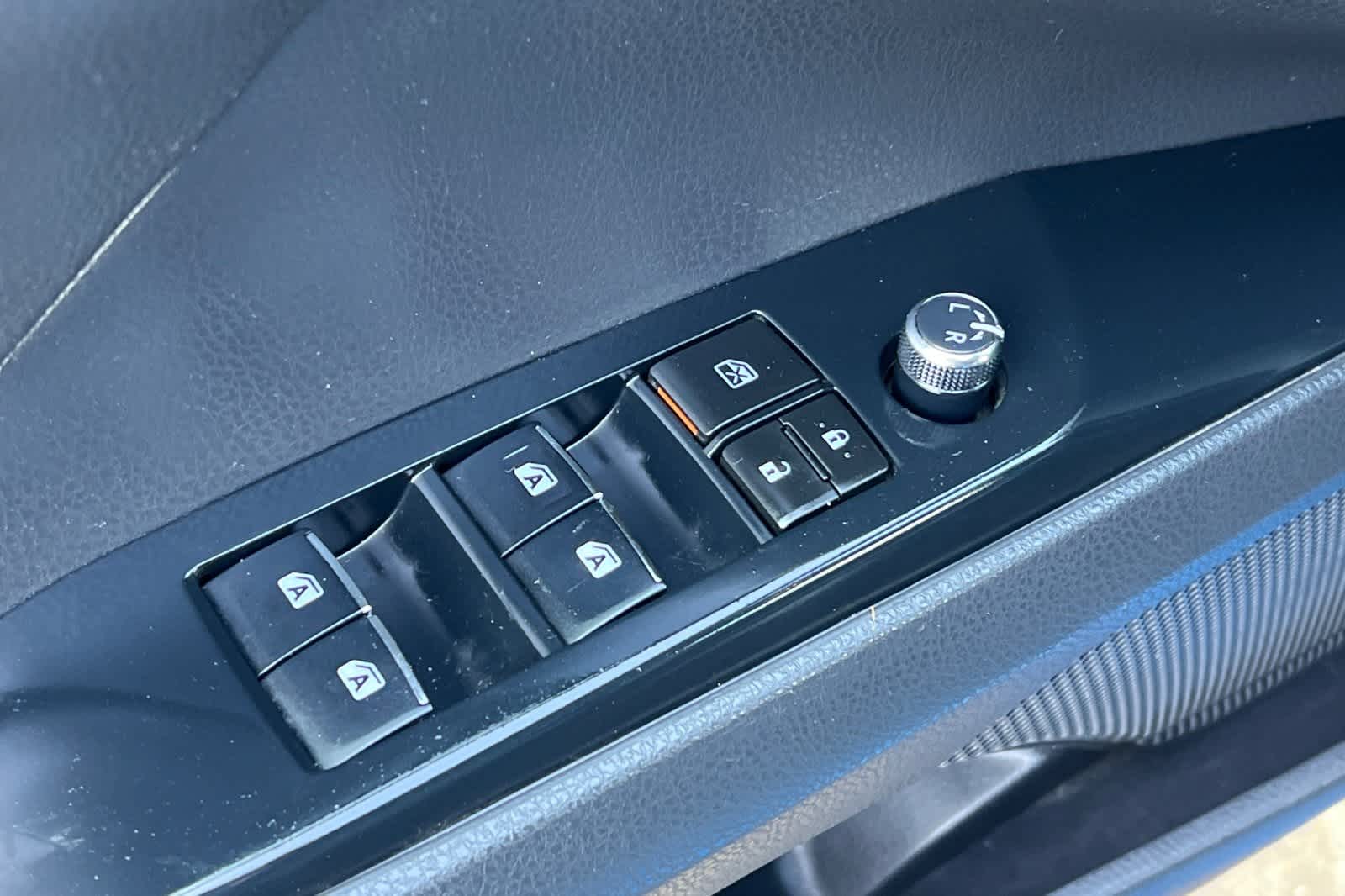 Thumbnail: 2019 Toyota Camry - 14