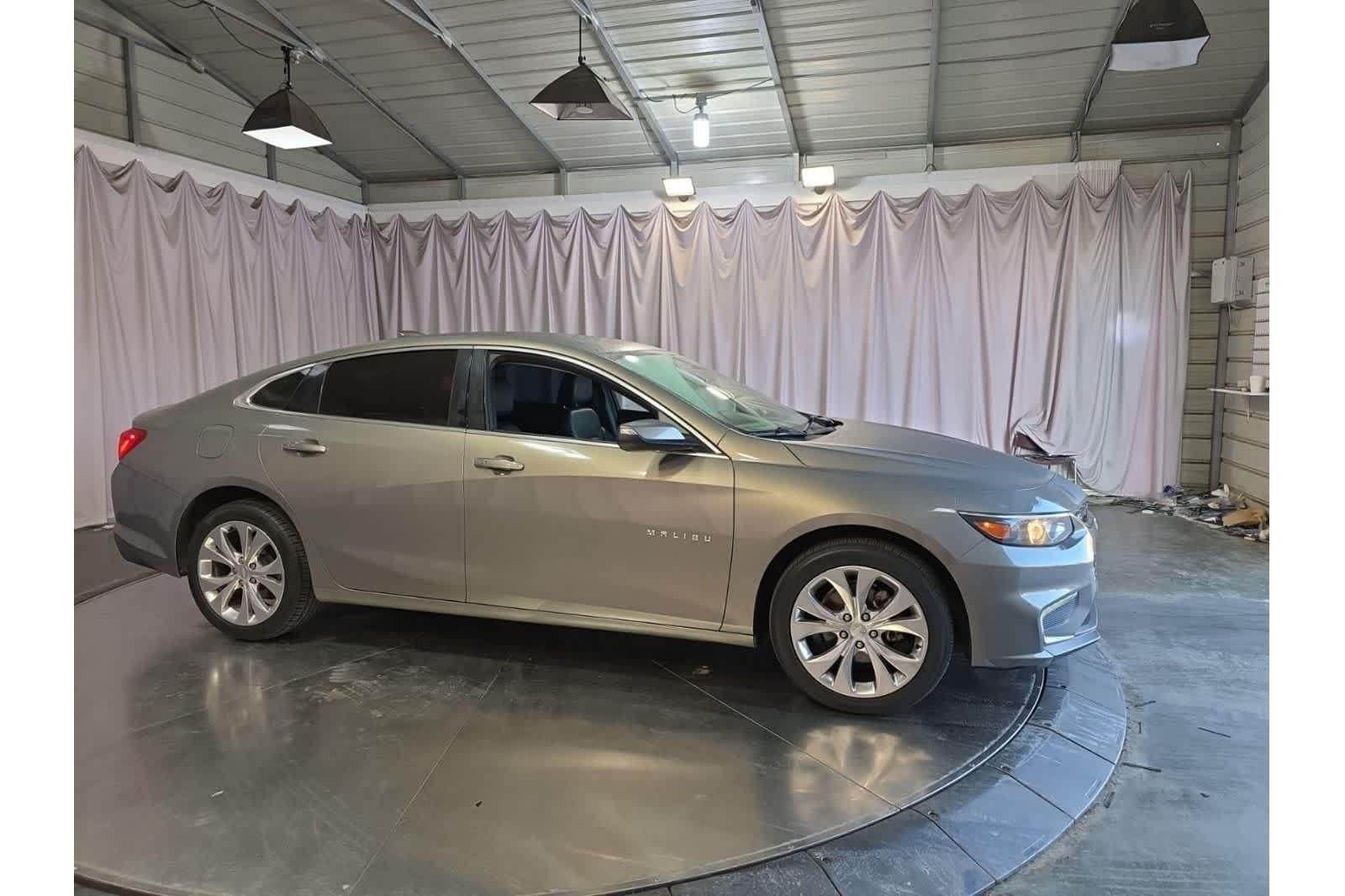 Thumbnail: 2017 Chevrolet Malibu - 7