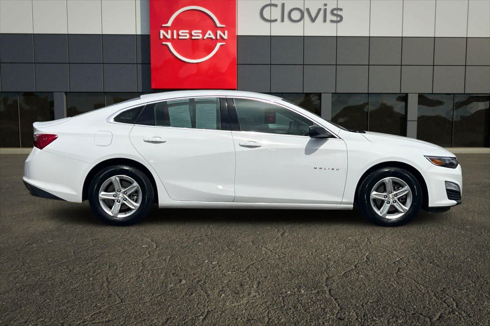 Thumbnail: 2023 Chevrolet Malibu - 9