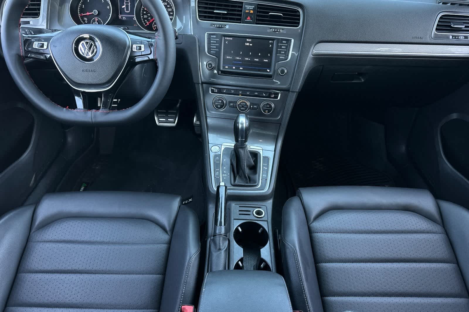 Thumbnail: 2017 Volkswagen Golf - 4