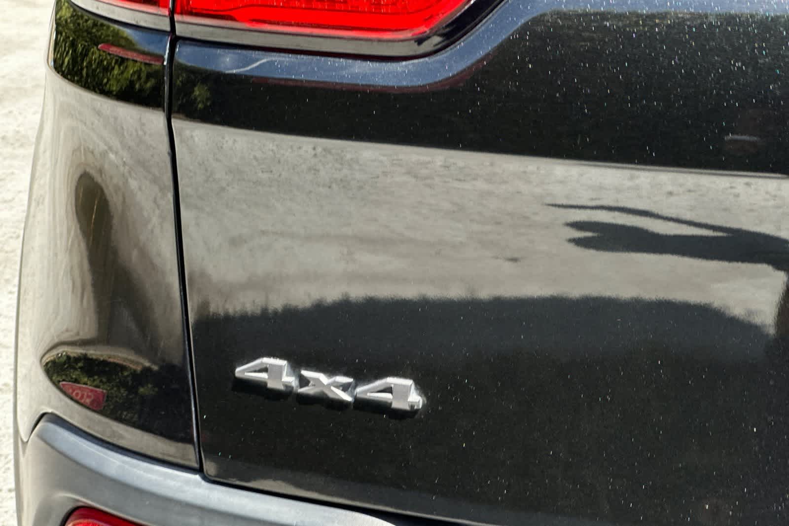 Thumbnail: 2015 Jeep Cherokee - 13