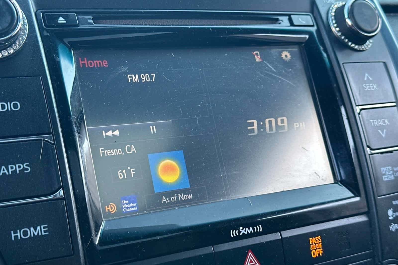 Thumbnail: 2016 Toyota Camry - 18