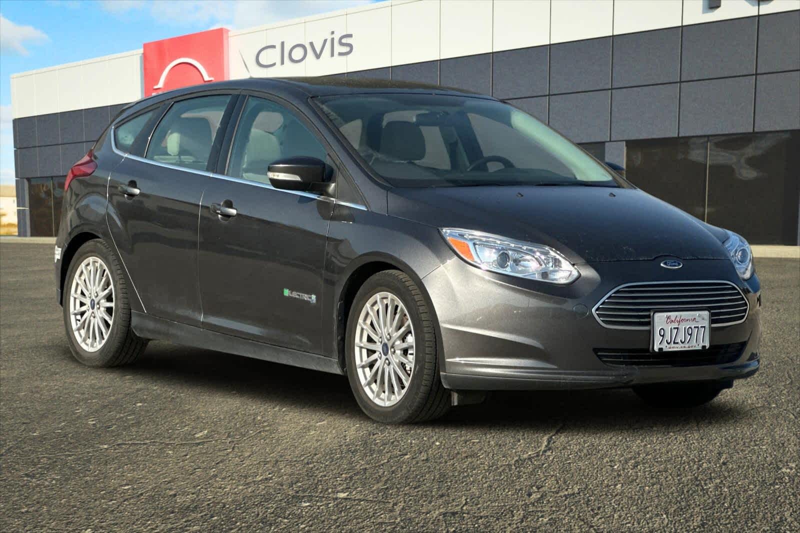 Thumbnail: 2015 Ford Focus - 10