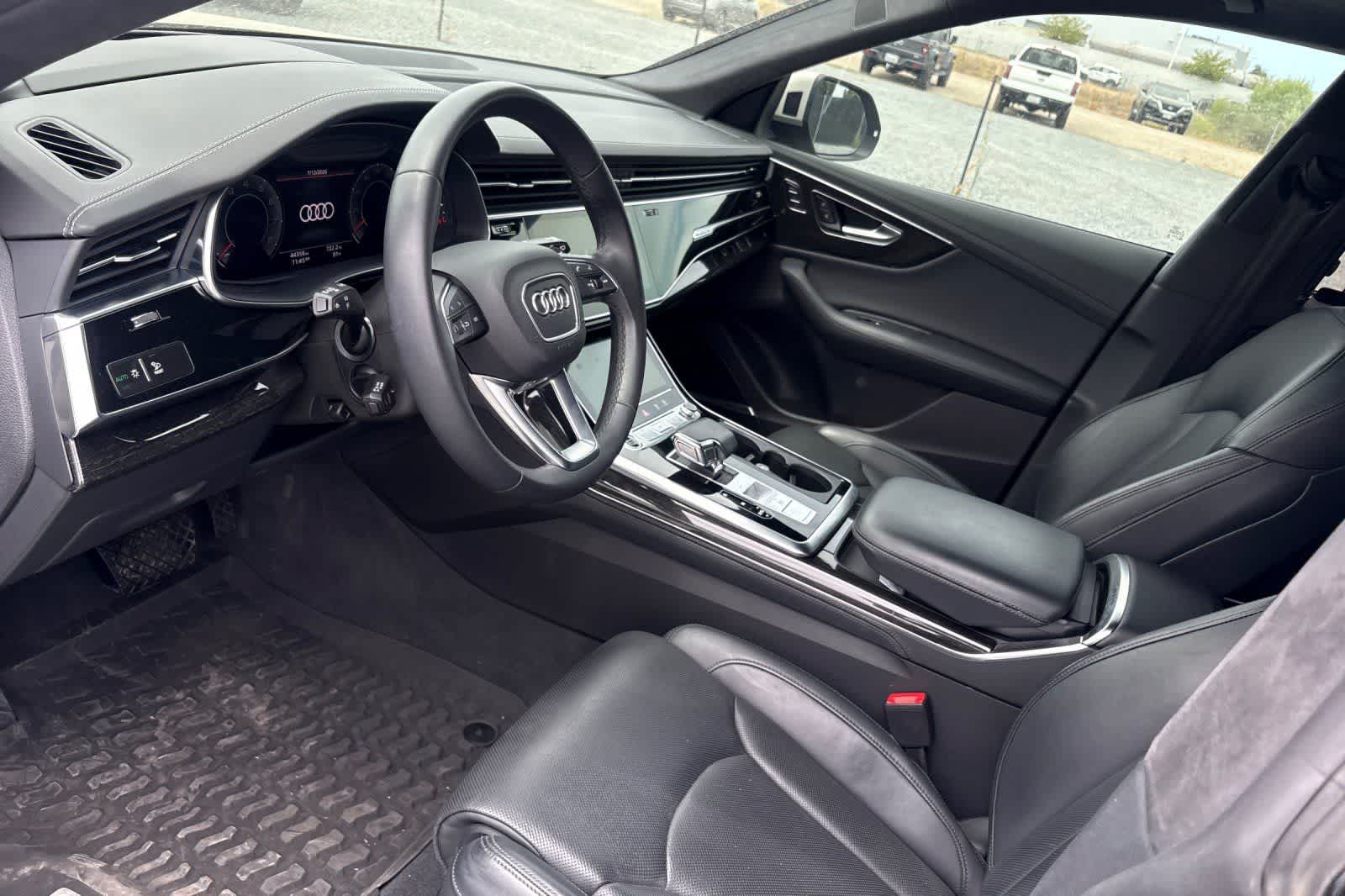 Thumbnail: 2023 Audi Q8 - 14