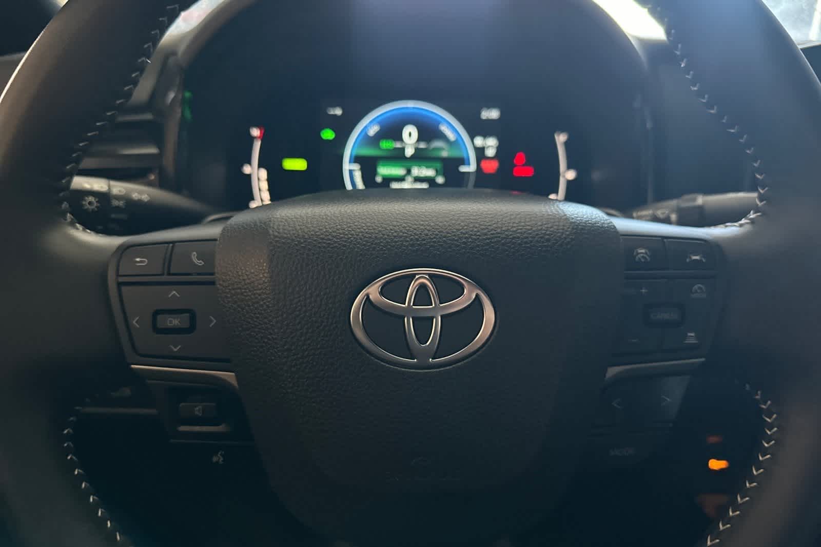 Thumbnail: 2025 Toyota Camry - 24