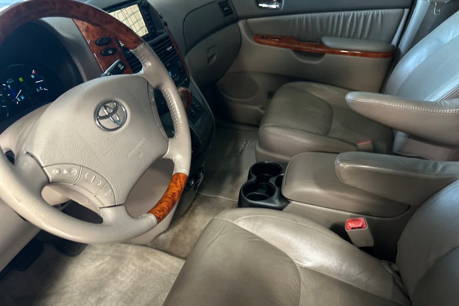 Thumbnail: 2007 Toyota Sienna - 14