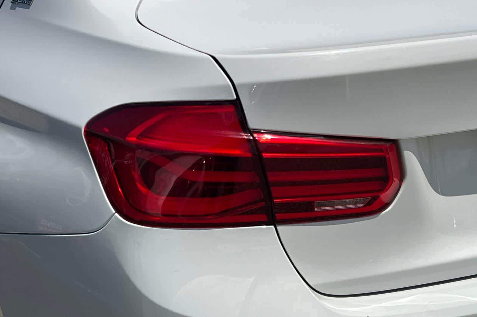 Thumbnail: 2017 BMW 3 Series - 34