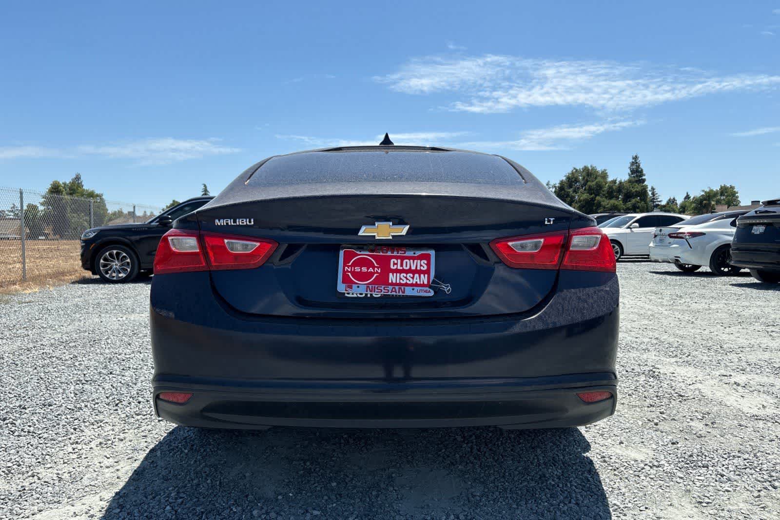 Thumbnail: 2016 Chevrolet Malibu - 8